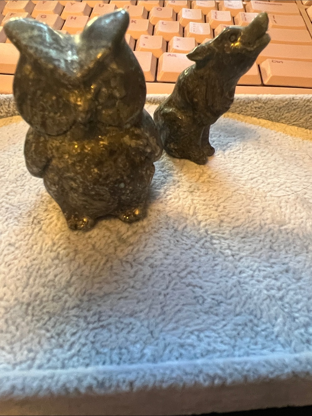 Pyrite Owl and wolf carving Set
